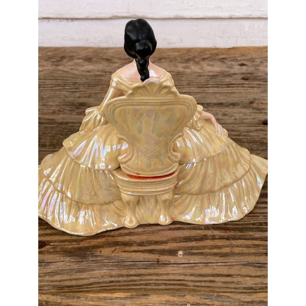 Vintage 1960s Ceramic Glam Lady Trinket Box On a Chair - Picture 10 of 16
